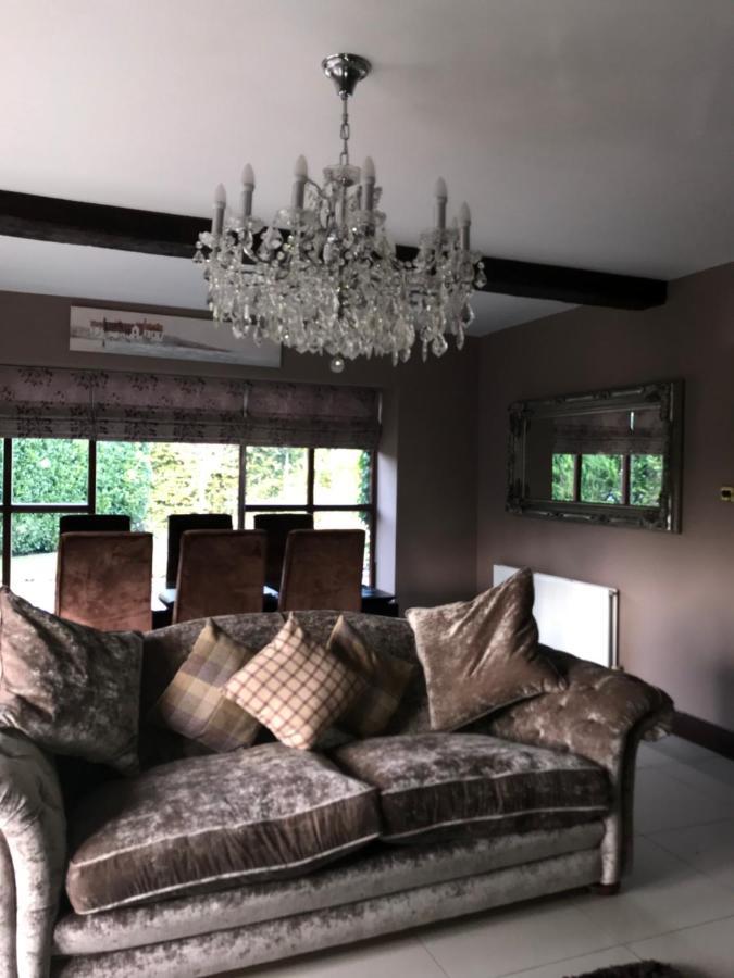 Mickering Barn Bed & Breakfast Aughton Exterior photo