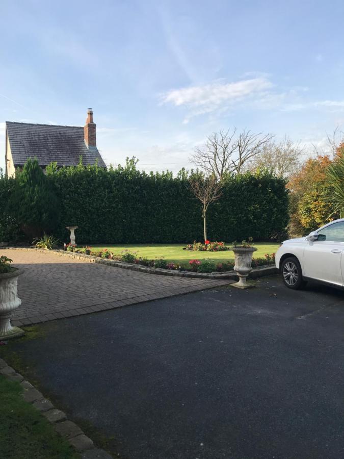 Mickering Barn Bed & Breakfast Aughton Exterior photo